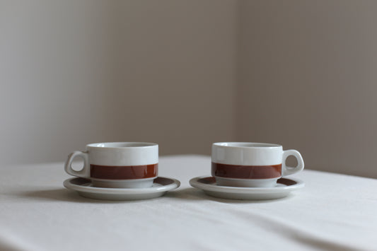 Set of 2 vintage cups